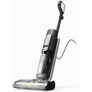 Tineco IFLOOR 5 Steam in azione con getto di vapore visibile su pavimento in legno scuro